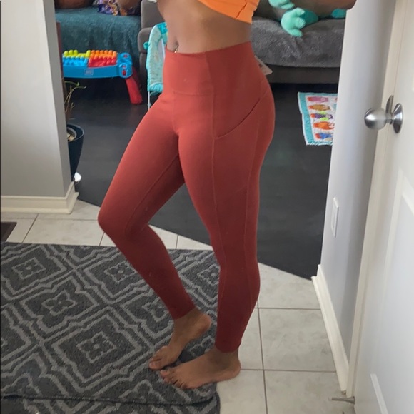Fabletics High-Waisted Pocket Leggings - Picture 2 of 7